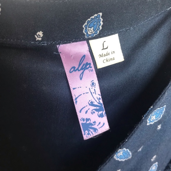 Francesca’s long sleeved dress - Picture 3 of 3